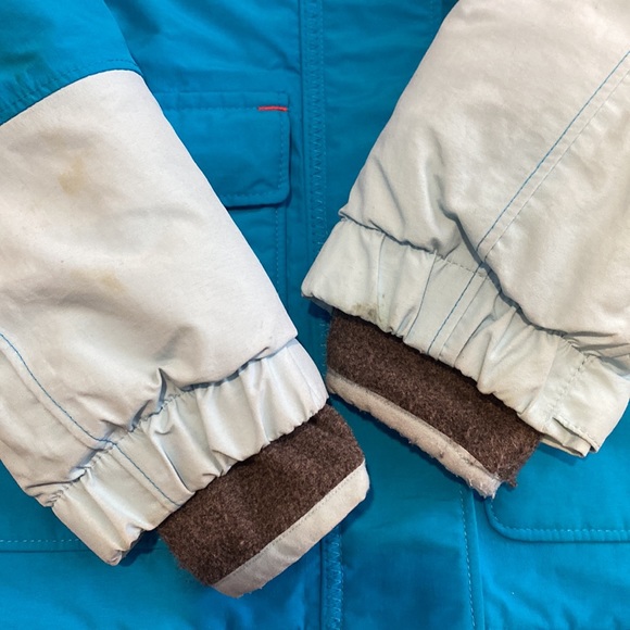 Lands’ End Girls Squall Waterproof Winter Parka - Picture 3 of 9